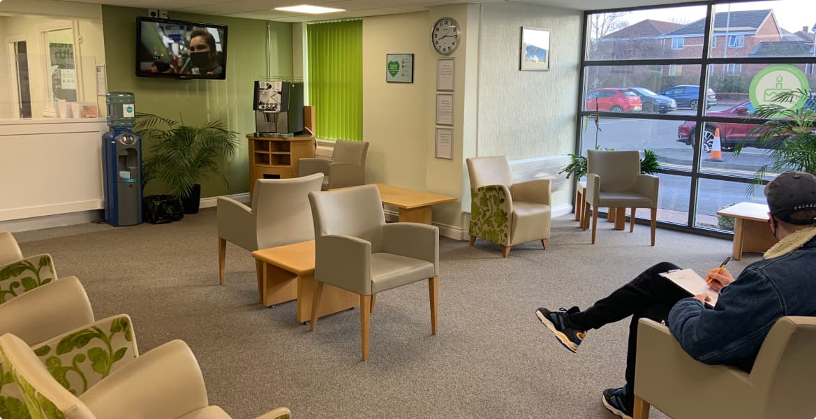 Dan Fagan Consultant Spinal Surgeon waiting room